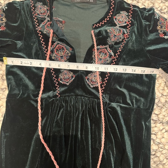 Zara Green Velvet Embroidered Dress - Picture 7 of 7
